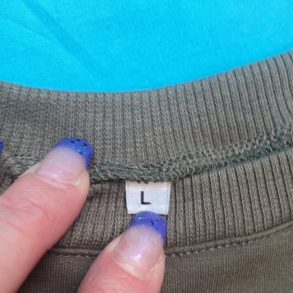 Buy2items get1 free.3/$20items for$40. Olive 2 piece set, skirt &long sleeve top - Picture 9 of 13